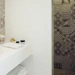 Les De Catherine, La 35 Apartment