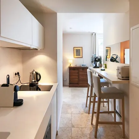 Les De Catherine, La 35