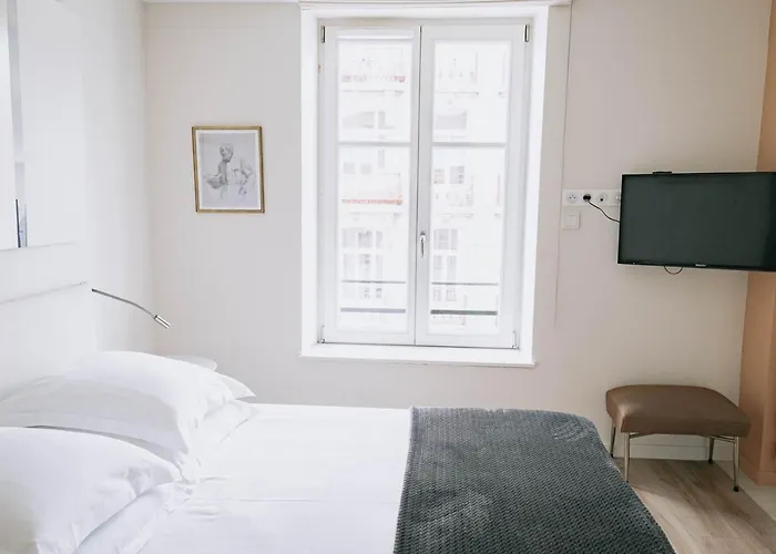 Les De Catherine, La 35 Lejlighed *