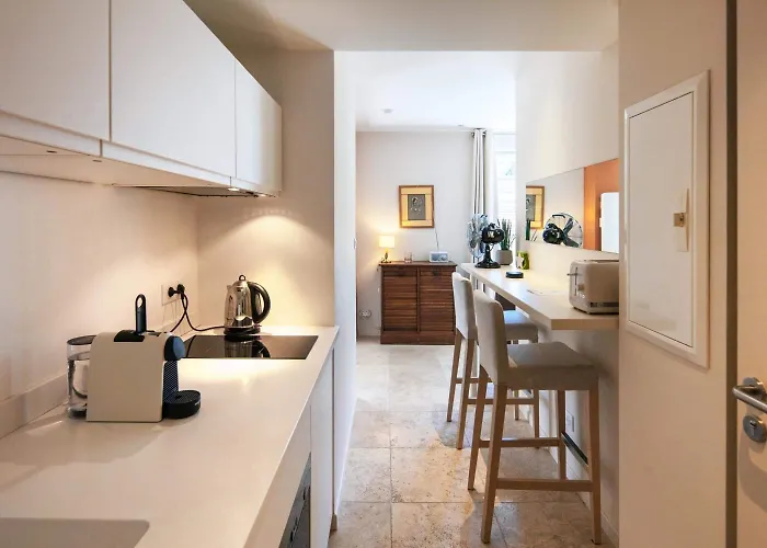 Les De Catherine, La 35