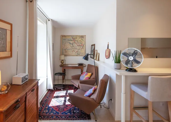 Les De Catherine, La 35 Lejlighed *